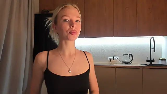 Snapshot of Olivia_Bells chatting on 01.14.25 Olivia Bells online show from 01.14.25