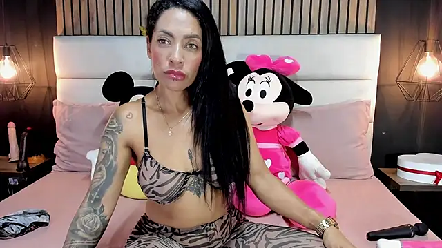 Snapshot of NiicolleMiller chatting on 02.24.25 NiicolleMiller online show from 02.24.25