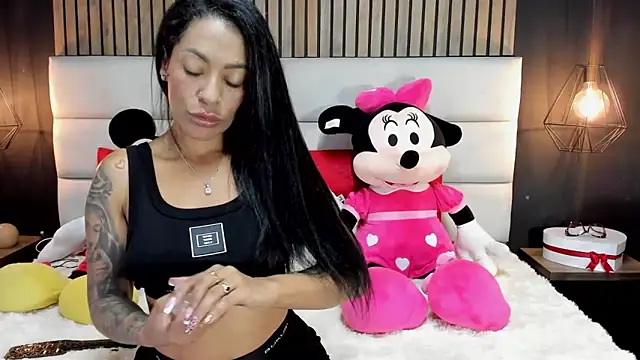 Snapshot of NiicolleMiller chatting on 03.06.25 NiicolleMiller online show from 03.06.25