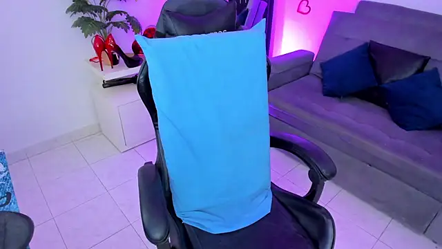 Snapshot of BellaFlaming chatting on 03.21.25 BellaFlaming online show from 03.21.25