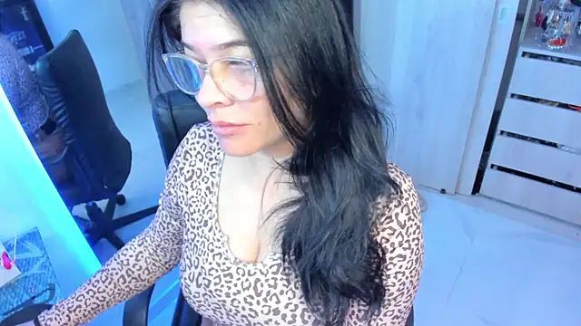 Snapshot of BellaFlaming chatting on 06.13.26 BellaFlaming online show from 06.13.26