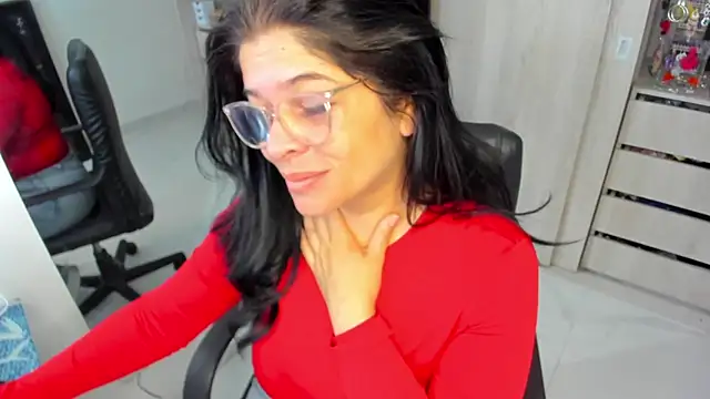 Snapshot of BellaFlaming chatting on 06.18.26 BellaFlaming online show from 06.18.26