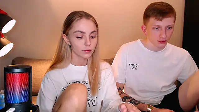 juliaanddima online show from 11.13.25