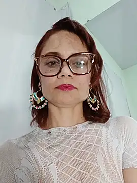 Snapshot of Meganlola chatting on 05.06.26 Meganlola online show from 05.06.26