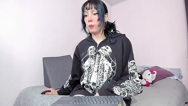 Snapshot of Room312_ chatting on 05.30.26 Room312 online show from 05.30.26