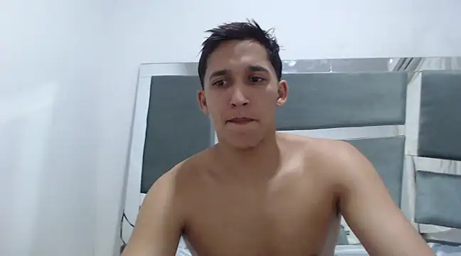 Snapshot of angel_sensual95 chatting on 12.31.24 angel sensual95 online show from 12.31.24