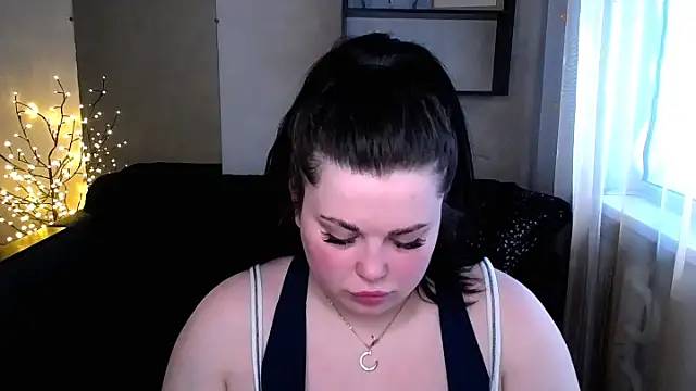 Emily Mo online show from 03.20.25