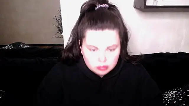 Emily Mo online show from 10.10.25