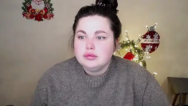 Emily Mo online show from 12.22.25