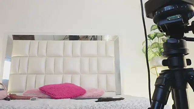 Anais aradia online show from 02.15.25