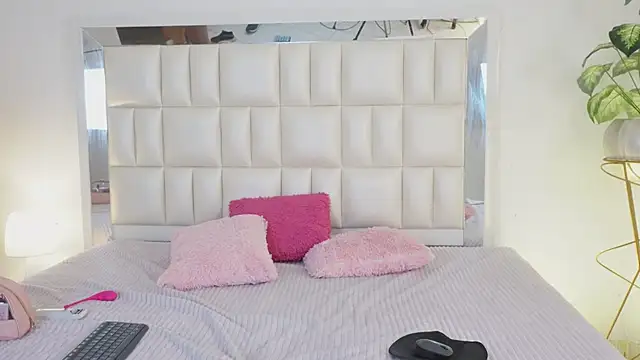 Anais aradia online show from 03.04.25