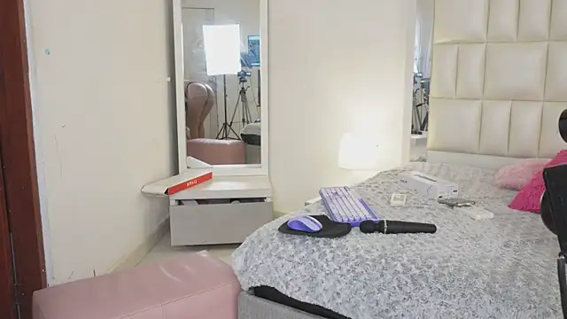 Anais aradia online show from 03.18.25