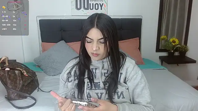 eva six online show from 10.08.25