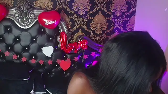 NaiaGils online show from 02.14.25