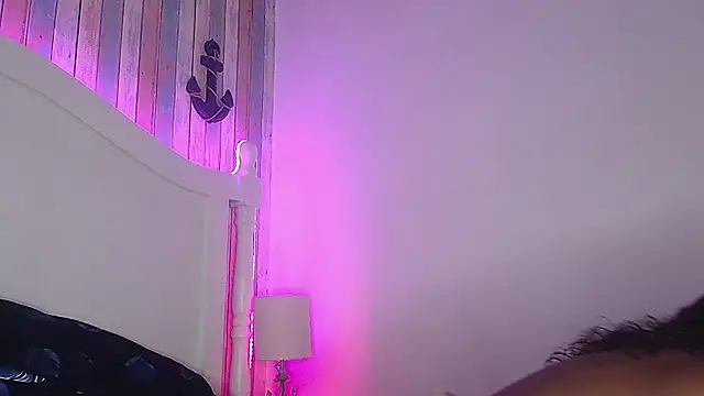 NaiaGils online show from 09.17.25