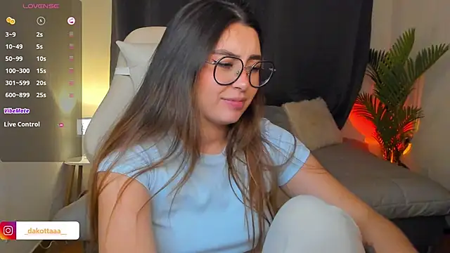 dakottaa  online show from 04.21.26
