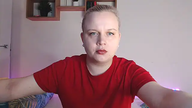 Karolina love  online show from 10.11.25