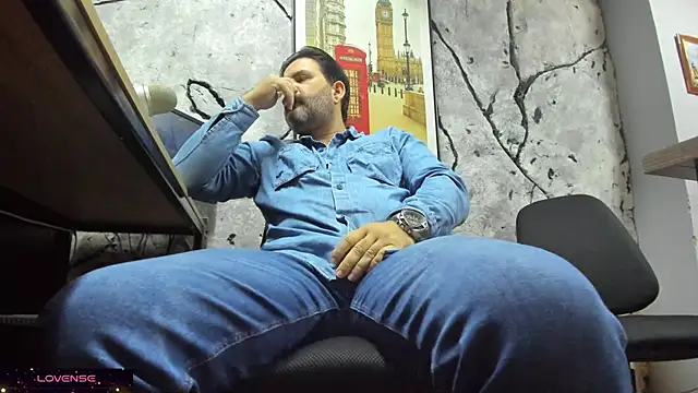 Maxi TheBigDaddy online show from 12.16.25