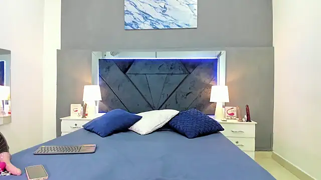 Lauralove 69 online show from 11.29.25