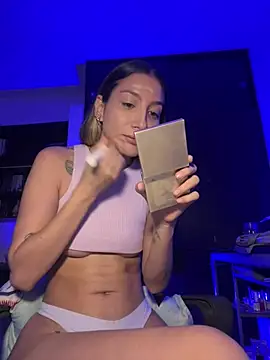 Snapshot of DanikRosse chatting on 01.18.26 DanikRosse online show from 01.18.26