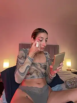 Snapshot of DanikRosse chatting on 04.25.26 DanikRosse online show from 04.25.26