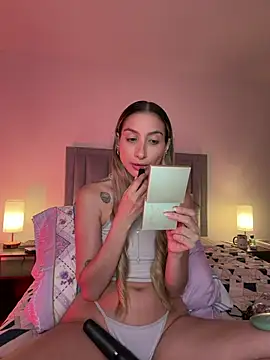 Snapshot of DanikRosse chatting on 05.30.26 DanikRosse online show from 05.30.26