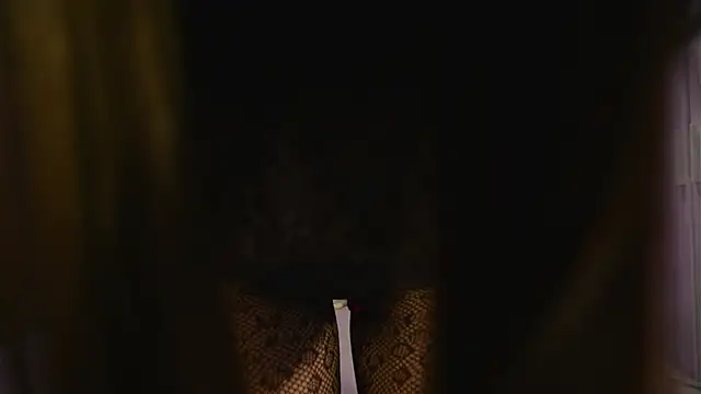 oliviabennett2022 online show from 02.16.25