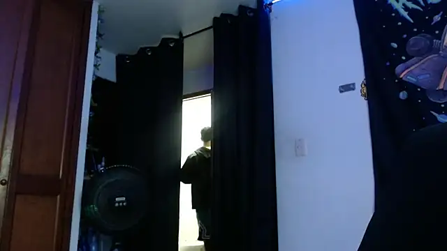 Snapshot of shy_katy_ chatting on 12.19.24 shy katy  online show from 12.19.24