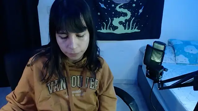 Snapshot of shy_katy_ chatting on 01.18.25 shy katy  online show from 01.18.25