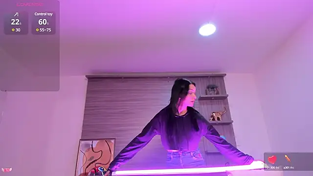 charlottewhitte online show from 02.05.25