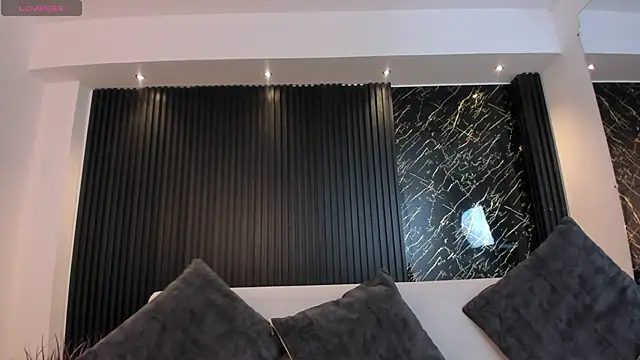 charlottewhitte online show from 03.12.25