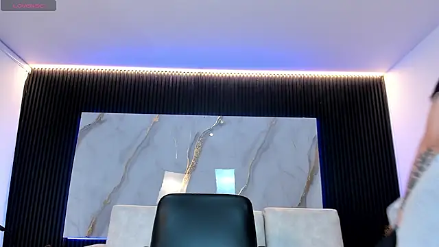 charlottewhitte online show from 10.22.25