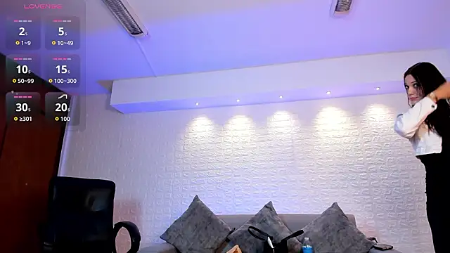 charlottewhitte online show from 02.15.26