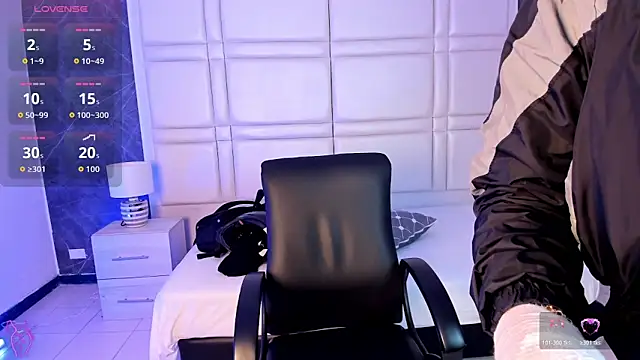 charlottewhitte online show from 04.06.26