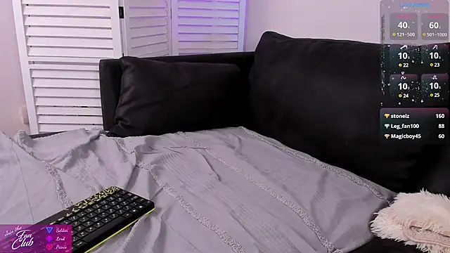 Snapshot of Janes_Art chatting on 12.14.24 Janes Art online show from 12.14.24