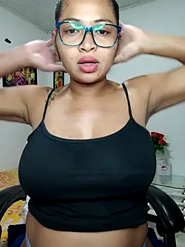 Snapshot of chalohott chatting on 05.13.26 chalohott online show from 05.13.26