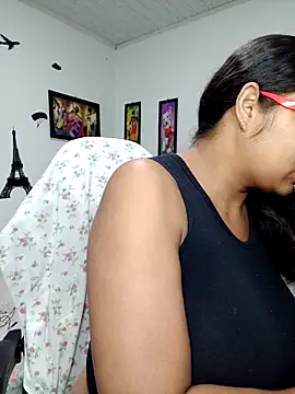 Snapshot of chalohott chatting on 05.19.26 chalohott online show from 05.19.26