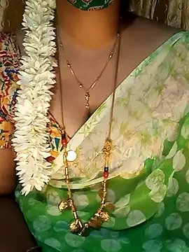 Snapshot of tuttifrutti17 chatting on 02.13.25 tuttifrutti17 online show from 02.13.25