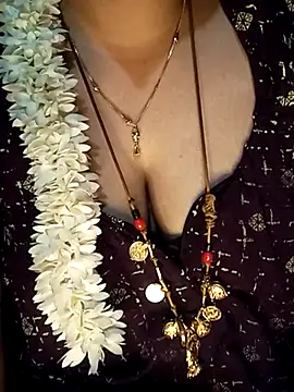 Snapshot of tuttifrutti17 chatting on 03.16.25 tuttifrutti17 online show from 03.16.25