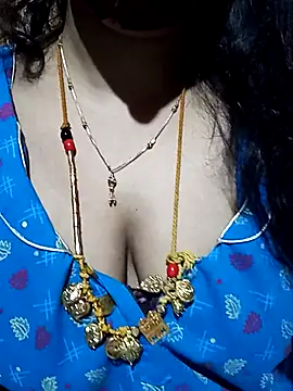 Snapshot of tuttifrutti17 chatting on 09.18.25 tuttifrutti17 online show from 09.18.25