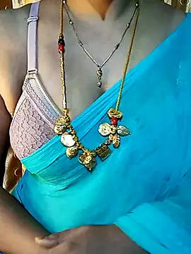 Snapshot of tuttifrutti17 chatting on 09.23.25 tuttifrutti17 online show from 09.23.25