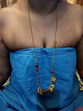 Snapshot of tuttifrutti17 chatting on 02.26.26 tuttifrutti17 online show from 02.26.26