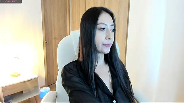 Snapshot of sophie_connors chatting on 04.28.26 sophie connors online show from 04.28.26