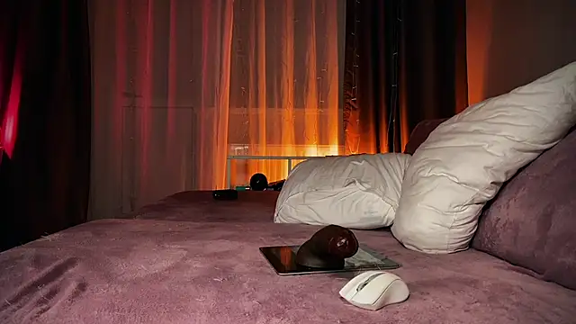 Pi-x-ie online show from 02.08.26