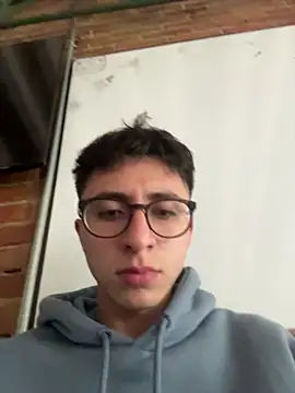 Snapshot of CamiRojas_boy chatting on 05.07.26 CamiRojas boy online show from 05.07.26
