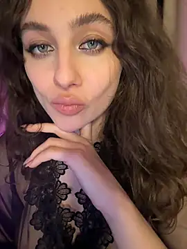 Snapshot of Your_insomniya chatting on 12.19.24 Your insomniya online show from 12.19.24