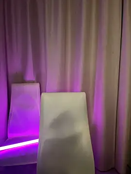 Snapshot of Your_insomniya chatting on 02.08.25 Your insomniya online show from 02.08.25