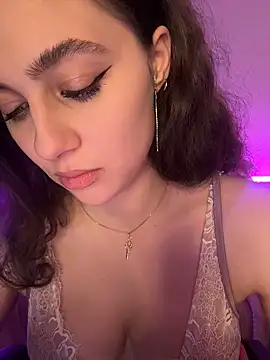 Snapshot of Your_insomniya chatting on 11.08.25 Your insomniya online show from 11.08.25