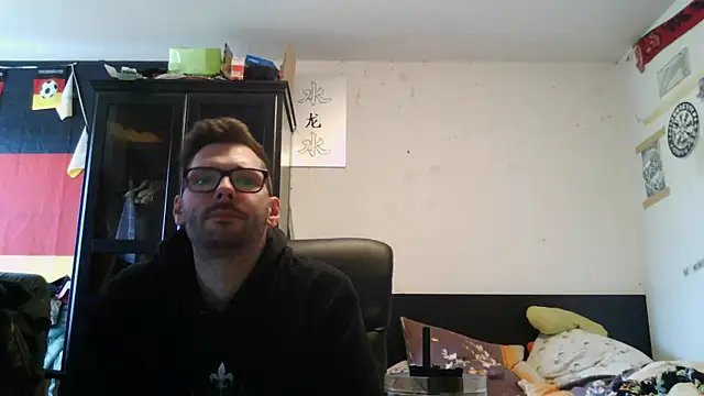 Snapshot of Die-geile-Sau chatting on 04.28.26 Die-geile-Sau online show from 04.28.26