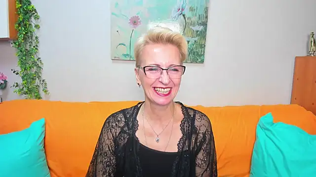 iamyourdream89 online show from 10.24.25